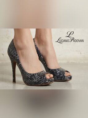 Authentic Luciano Padovan Italian snake embossed leather heels pumps sz 7